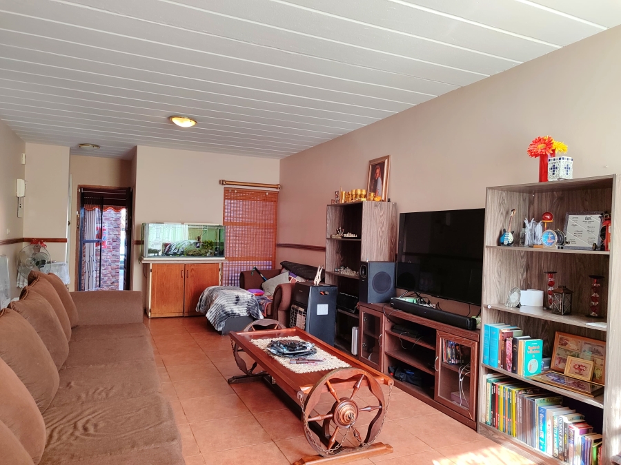 3 Bedroom Property for Sale in Flamwood North West